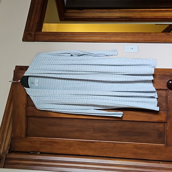 Cardigan - Picture 1 of 2